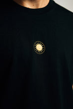 Lade das Bild in den Galerie-Viewer, BLOOMER - Shirt Black Regular - Sun
