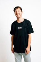 Lade das Bild in den Galerie-Viewer, BLOOMER - Shirt Black Regular - Vase