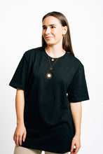 Lade das Bild in den Galerie-Viewer, BLOOMER - Shirt Black Regular - Sun
