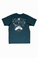 Lade das Bild in den Galerie-Viewer, PETER AUS DER MOZARTSTRASSE - FALLSCHIRMSPRINGER SHIRT