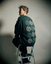 Lade das Bild in den Galerie-Viewer, BLACKOUT PROBLEMS – NEW ROSES – CREWNECK
