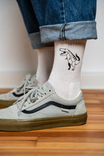 Lade das Bild in den Galerie-Viewer, PETER AUS DER MOZARTSTRASSE - T-REX SOCKEN
